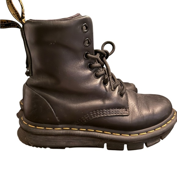 Dr. Martens Big Kids Size 5 / Women’s Size 7 – Classic Black Leather Boots - Picture 5 of 10